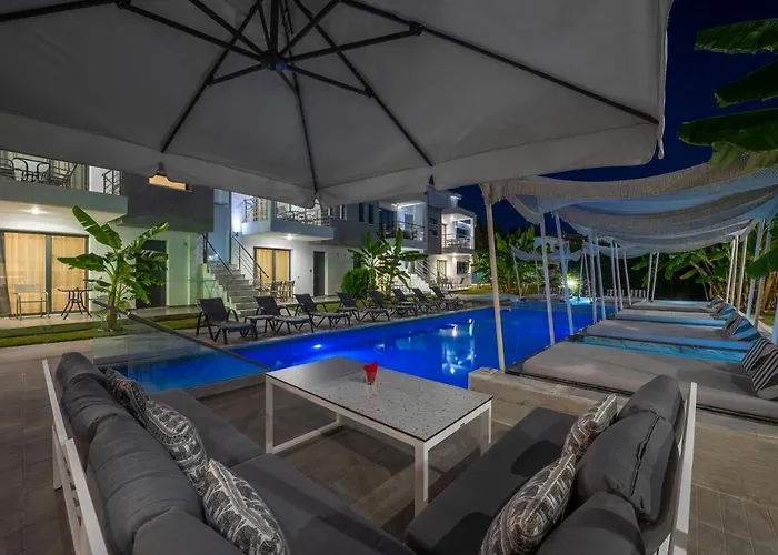 Adonis Luxury Village 公寓 *