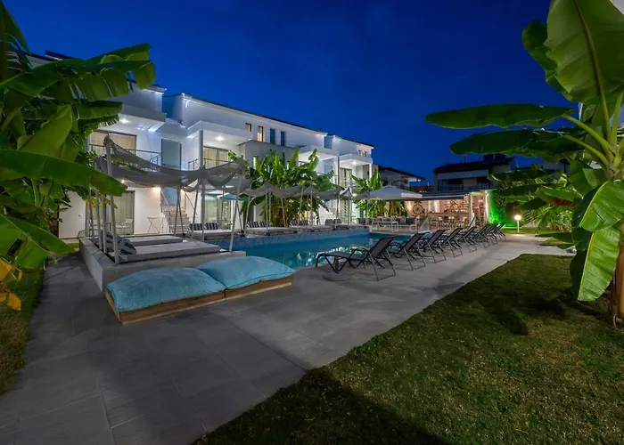 Adonis Luxury Village 公寓 *